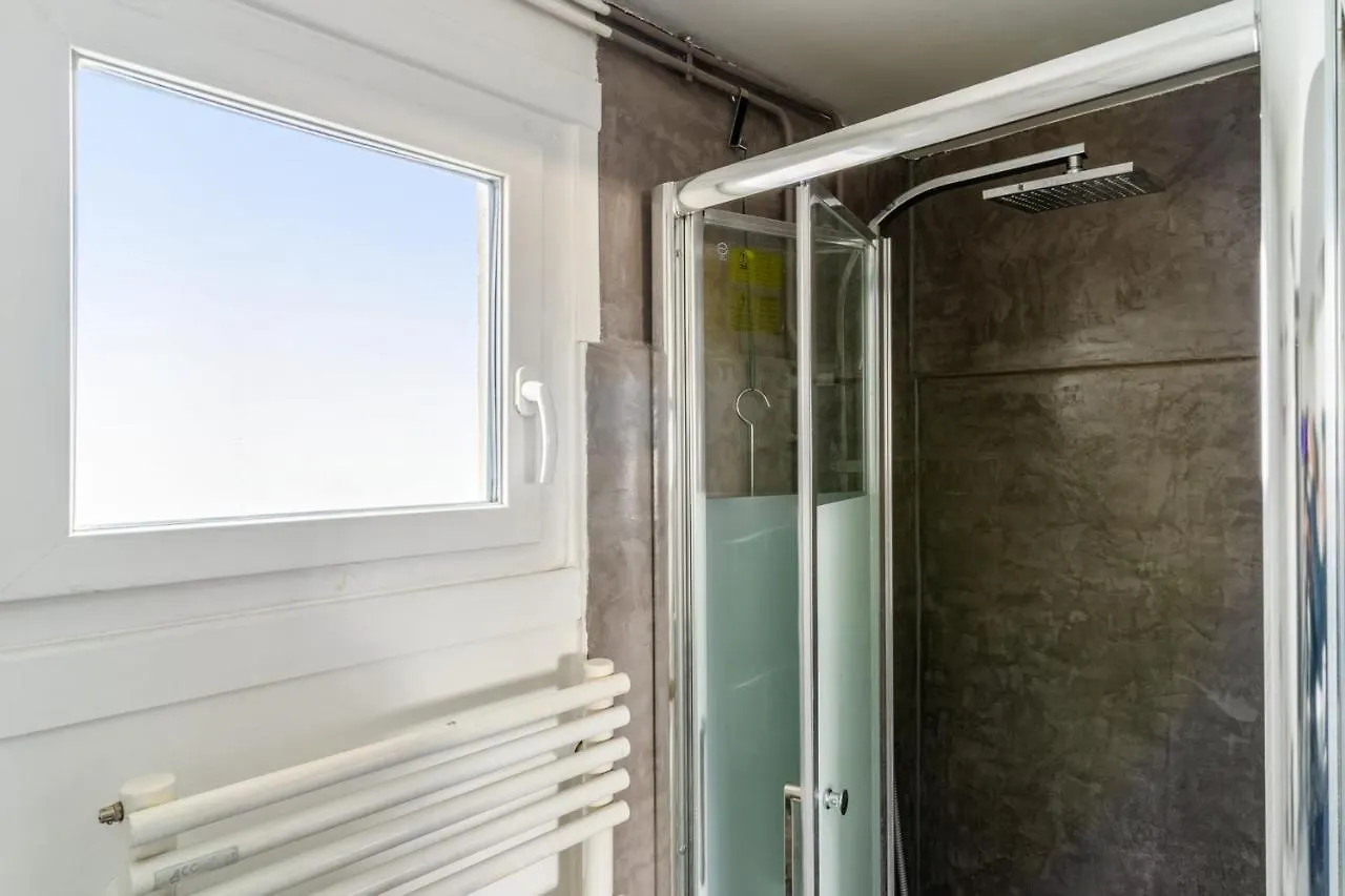 Appartement Lovely Studio 5 Min Away From The Louvre Museum - Welkeys à Paris