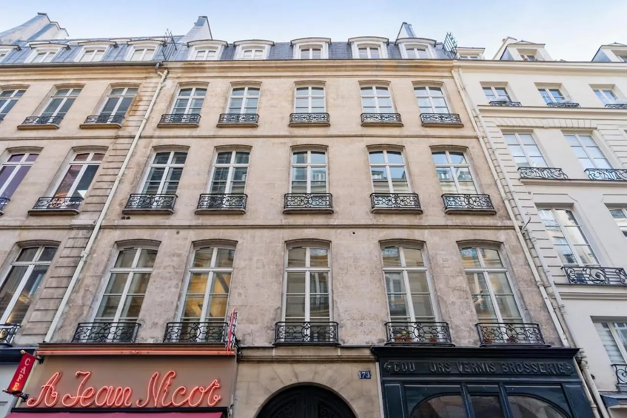 Apartament Lovely Studio 5 Min Away From The Louvre Museum - Welkeys Paryż 0*,  Francja