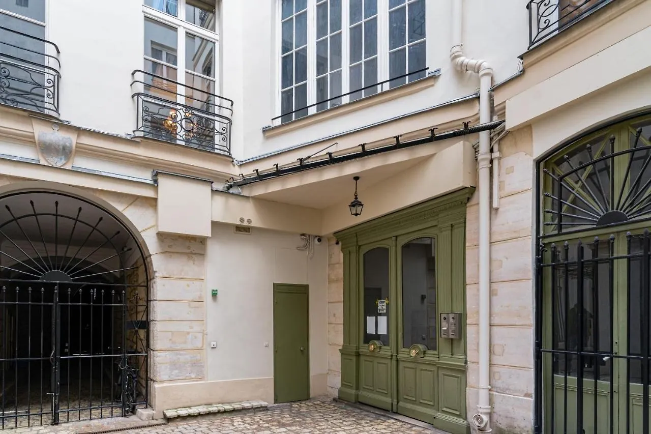 Apartament Lovely Studio 5 Min Away From The Louvre Museum - Welkeys Paryż